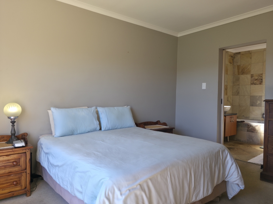 3 Bedroom Property for Sale in Wavecrest Eastern Cape